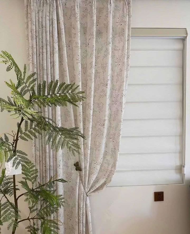 Rèm voan linen hoa nhí cho homestay V32