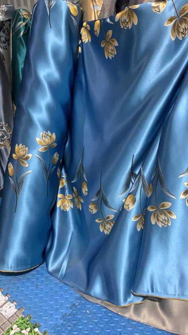 Rèm vải gấm ngọc trai màu xanh ngọc thêu hoa tuy luýp
