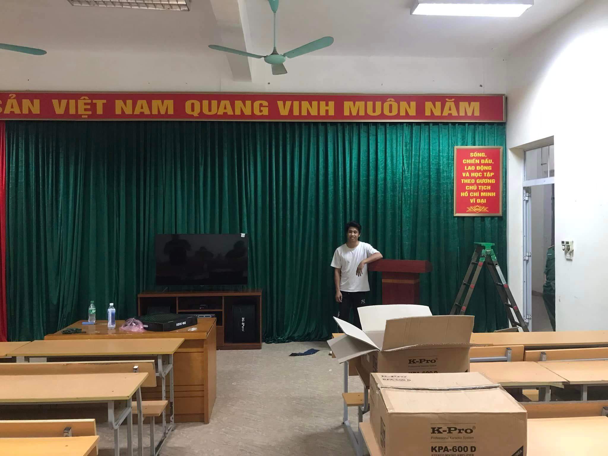 Hoàn Thiện Phông Rèm Hội Trường Cho Học Viện Quân Y Hà Nội - Mành Rèm ...