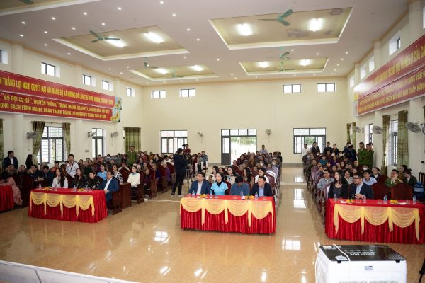 Khan trai ban hoi nghi co yem