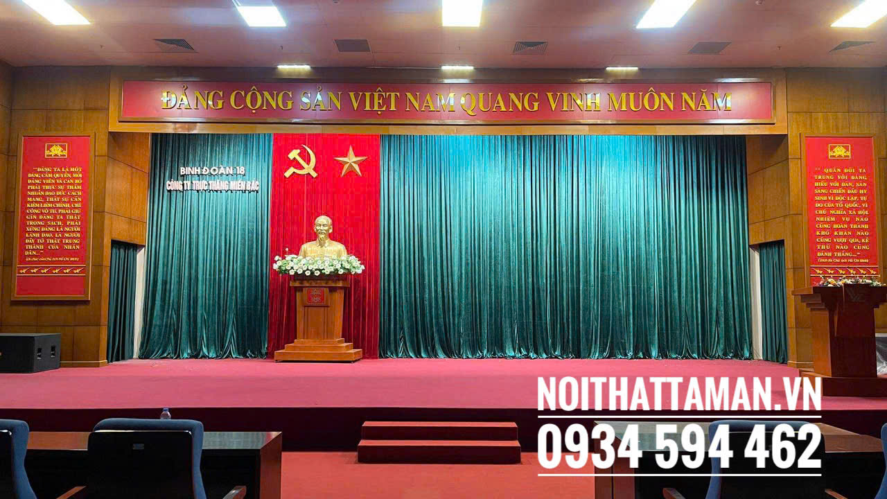 Rèm hội trường mới sau khi được thi công hoàn thiện