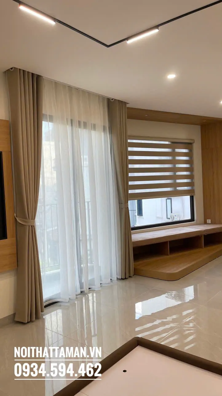 Rèm vải và rèm voan trắng sợi xước nhẹ cho cửa kính phòng khách
